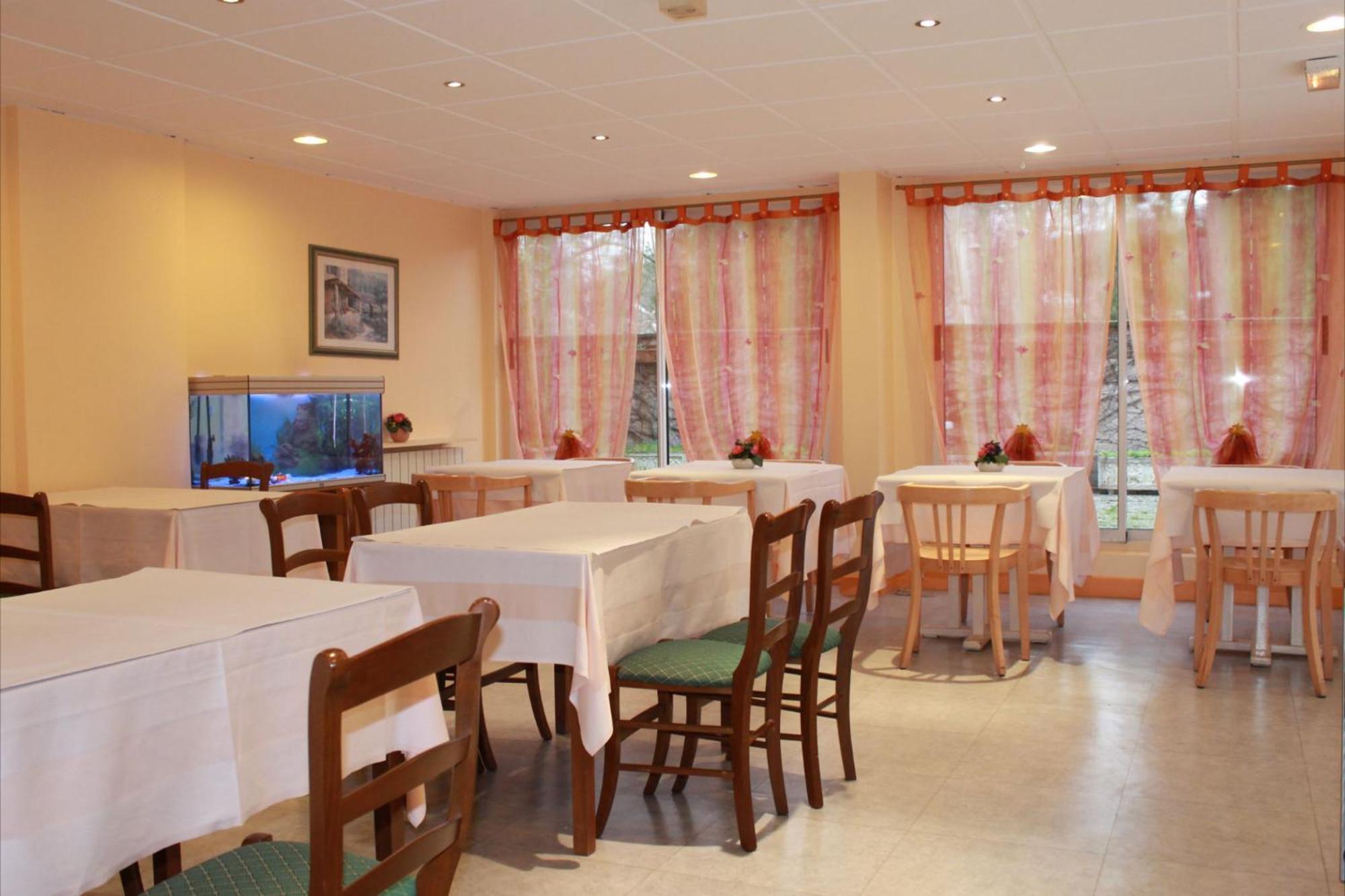 Hotel Le Village Gif-sur-Yvette Exterior photo